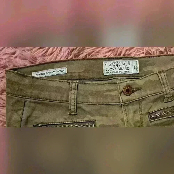 Y2K Lucky Brand Camo Cargo Casual Preppy Stretch Jean Pants w/ Zipper Ankle SZ 4 - Picture 3 of 3